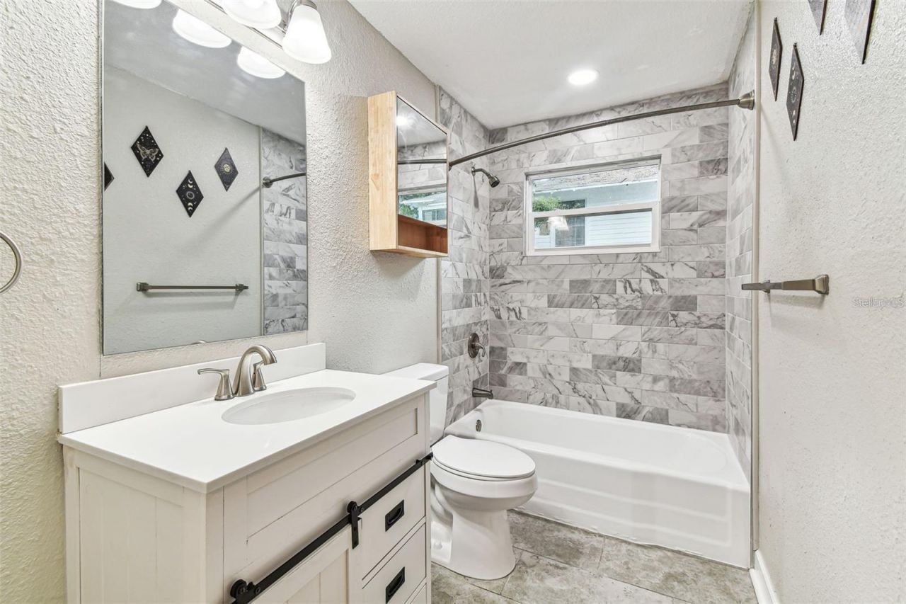 2329 7th Street S, Saint Petersburg, FL 33705 Photo