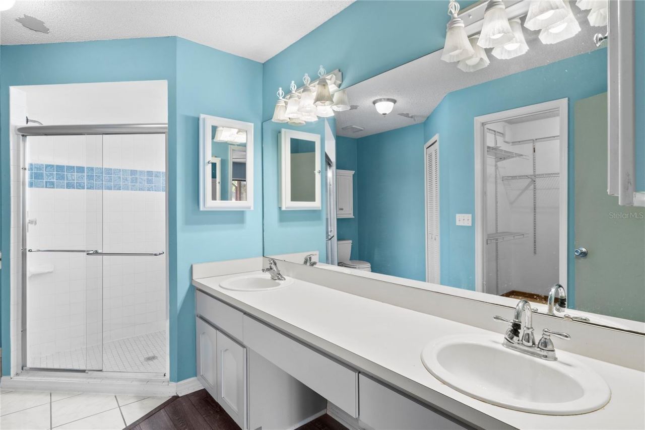 9109 Queen Elizabeth Court , Orlando, FL 32818 Photo