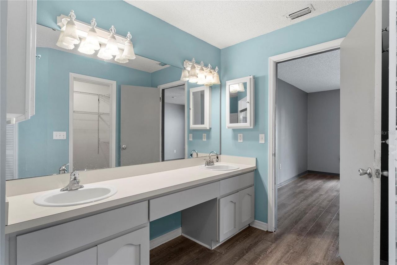 9109 Queen Elizabeth Court , Orlando, FL 32818 Photo