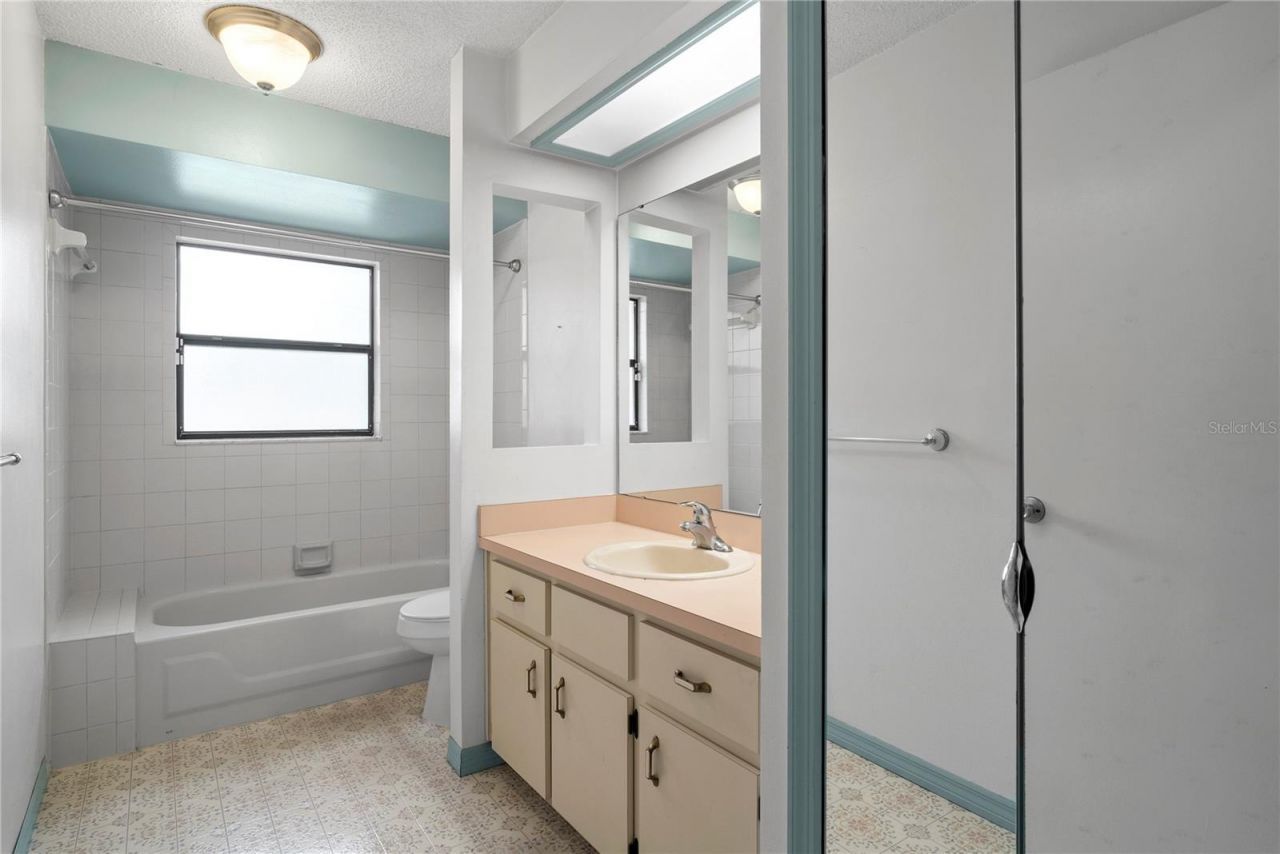 9109 Queen Elizabeth Court , Orlando, FL 32818 Photo