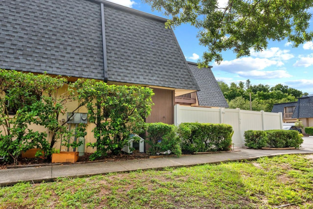 8118 Oak Trace Way , Unit C, Tampa, FL 33634 Photo