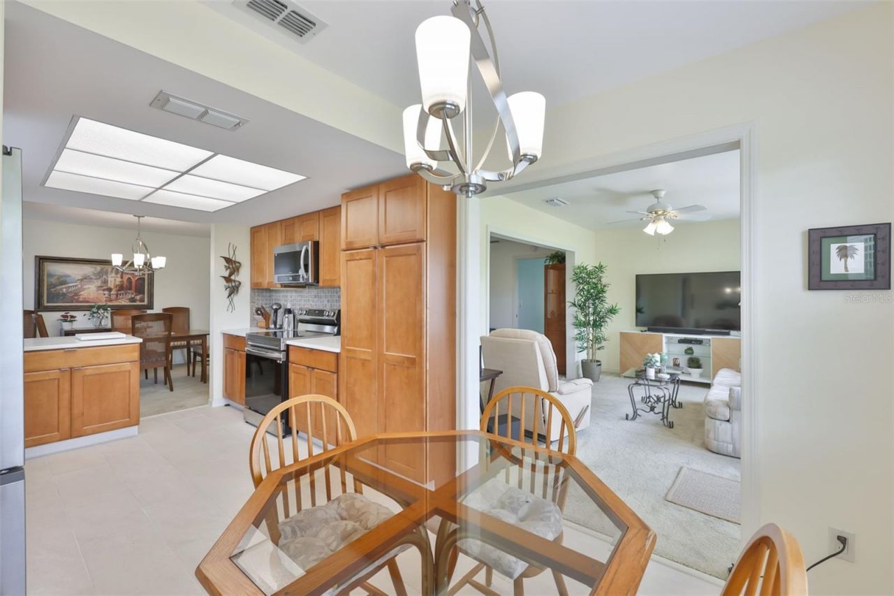 2417 Lancaster Drive , Sun City Center, FL 33573 Photo