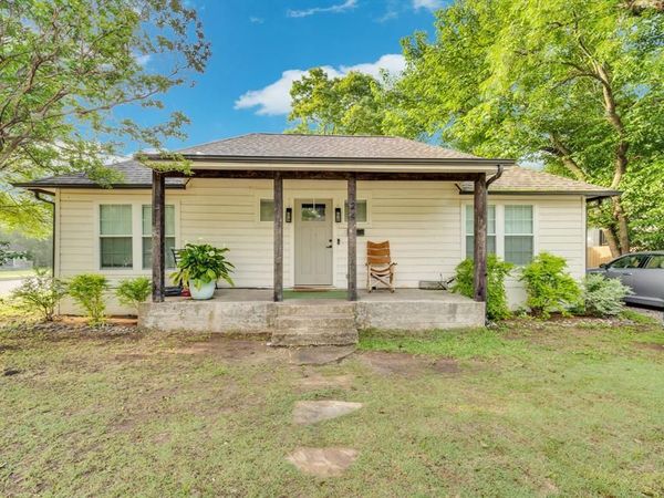 124 Coats Street , Waxahachie, TX 75165