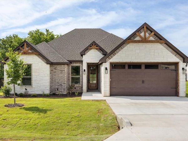 2209 Snake River Drive , Granbury, TX 76048