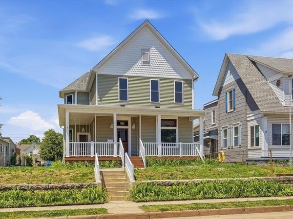 821 Garfield Avenue, Dubuque, IA 52001