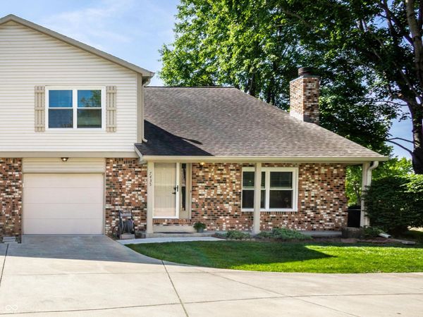 7435 Prairie Lake Drive , Indianapolis, IN 46256