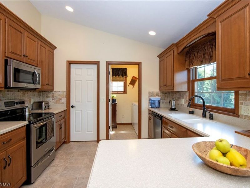 848 Hemlock Trail, Orrville, OH 44667 Photo 10