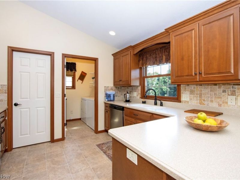 848 Hemlock Trail, Orrville, OH 44667 Photo 9