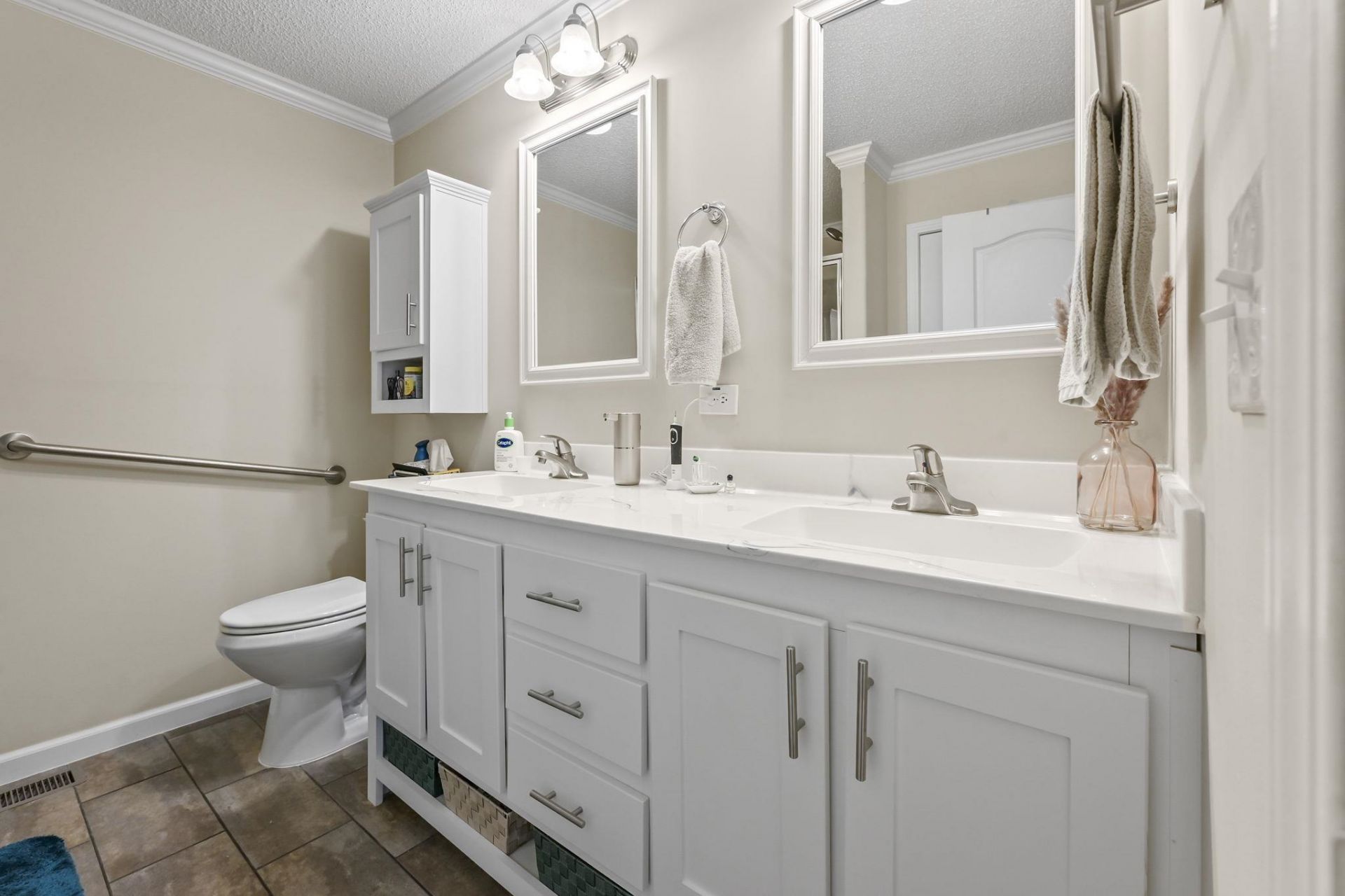 1777 Fairbanks Dr. Photo 15