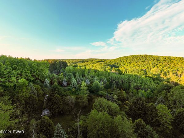 1019 Creek Drive , Prompton, PA 18456