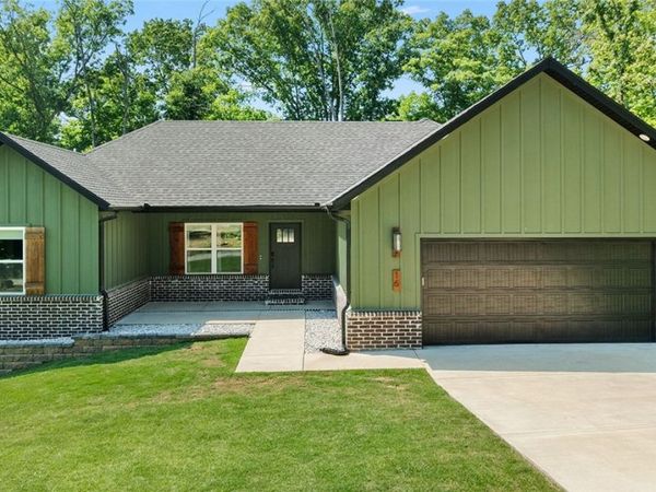 16 Overton Drive , Bella Vista, AR 72714