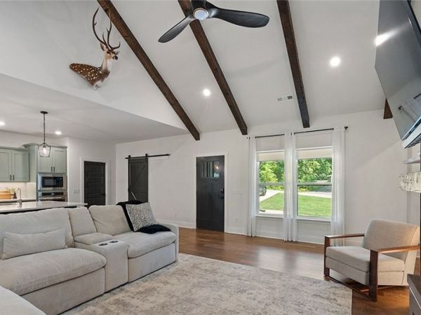 16 Overton Drive, Bella Vista, AR 72714