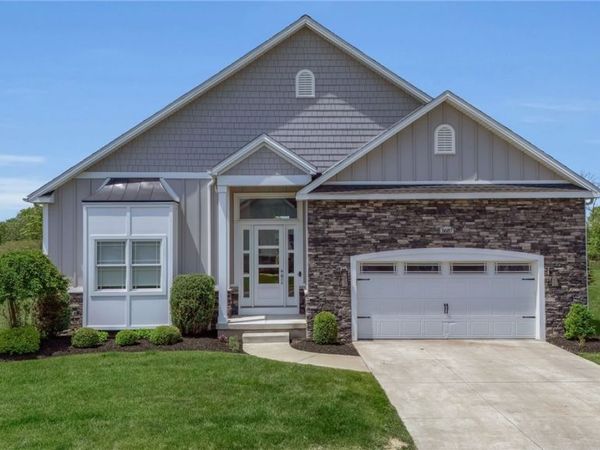 5687 Creekwood Court W, East Amherst, NY 14051