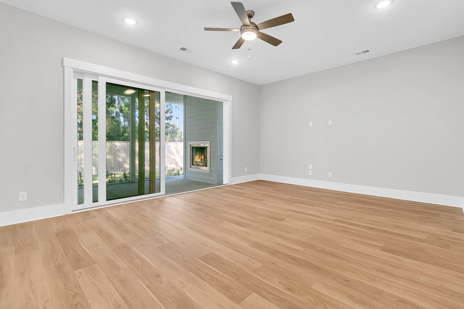 1216 Reserve Lane Photo 14