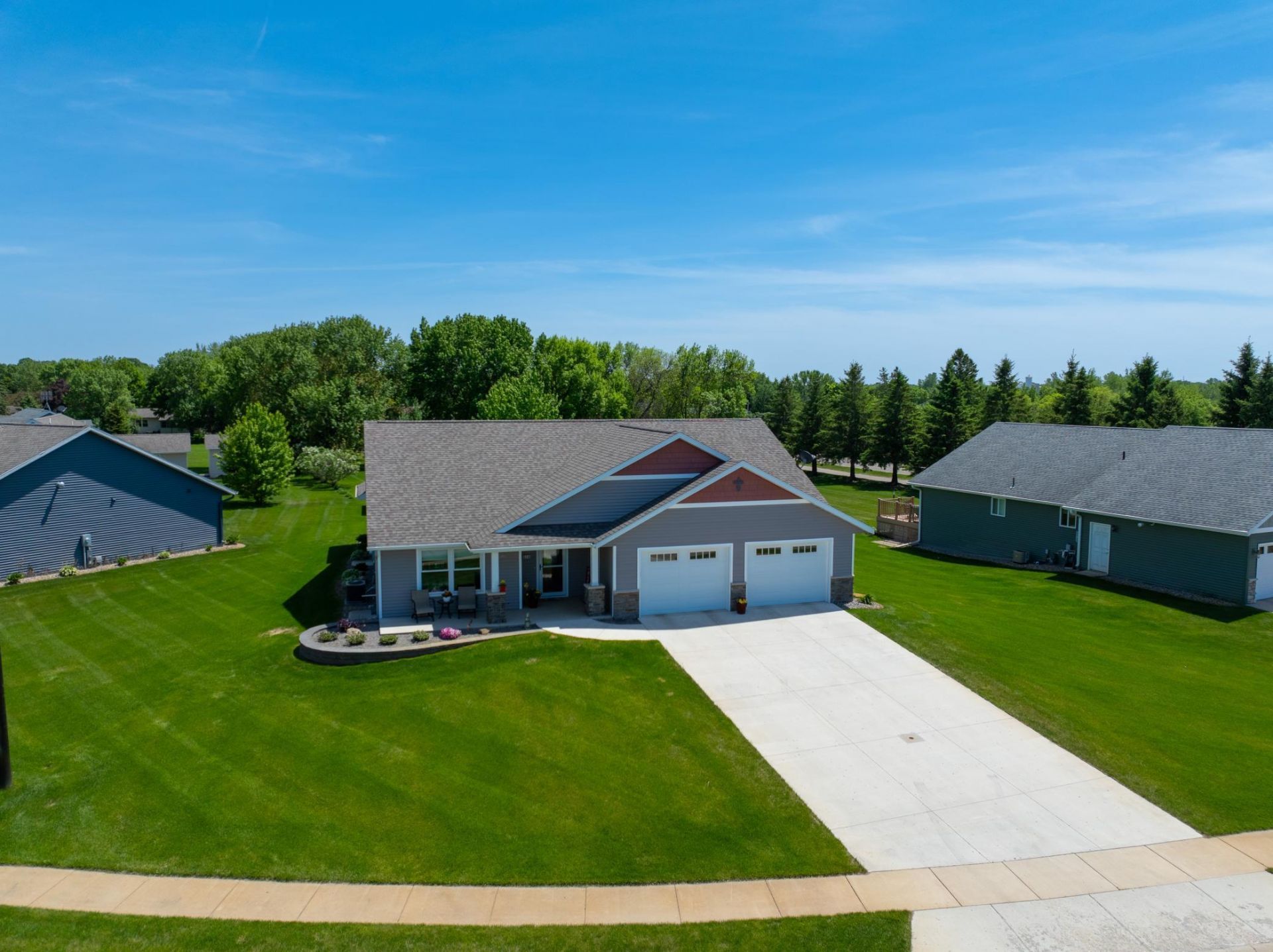 614 Dewberry Lane , Alexandria, MN 56308