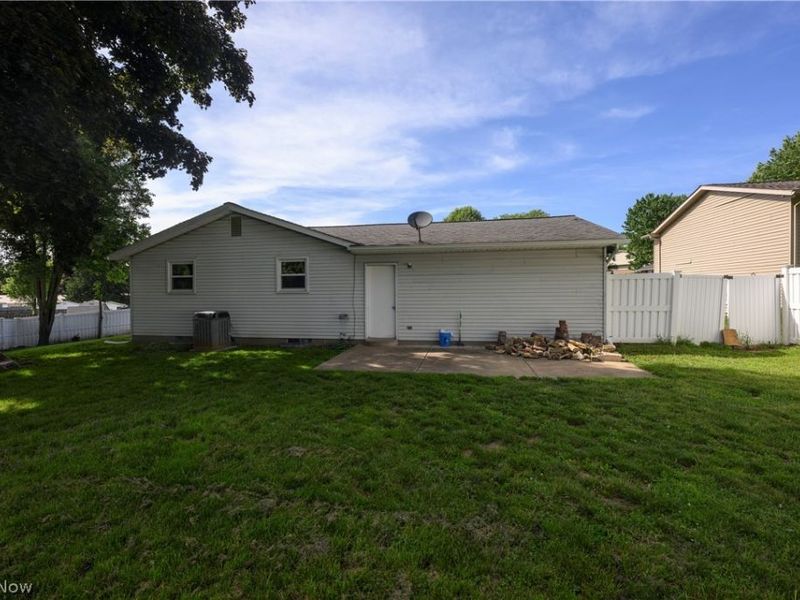 1310 Nottingham Square NE, Bolivar, OH 44612 Photo 10