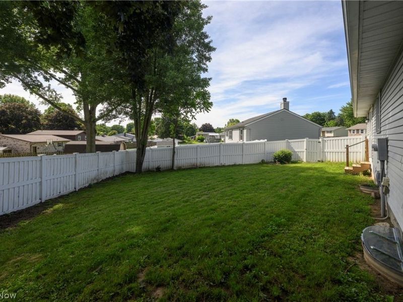 1310 Nottingham Square NE, Bolivar, OH 44612 Photo 11