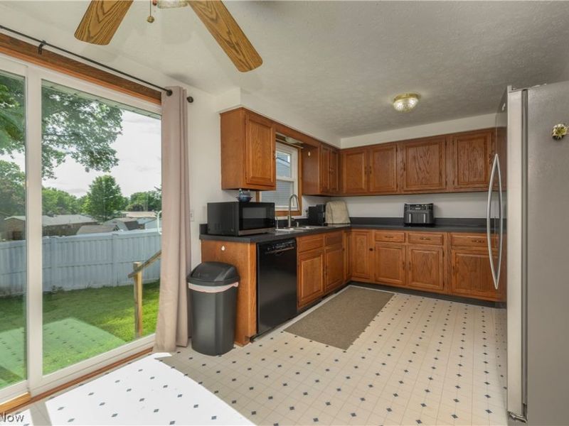 1310 Nottingham Square NE, Bolivar, OH 44612 Photo 16