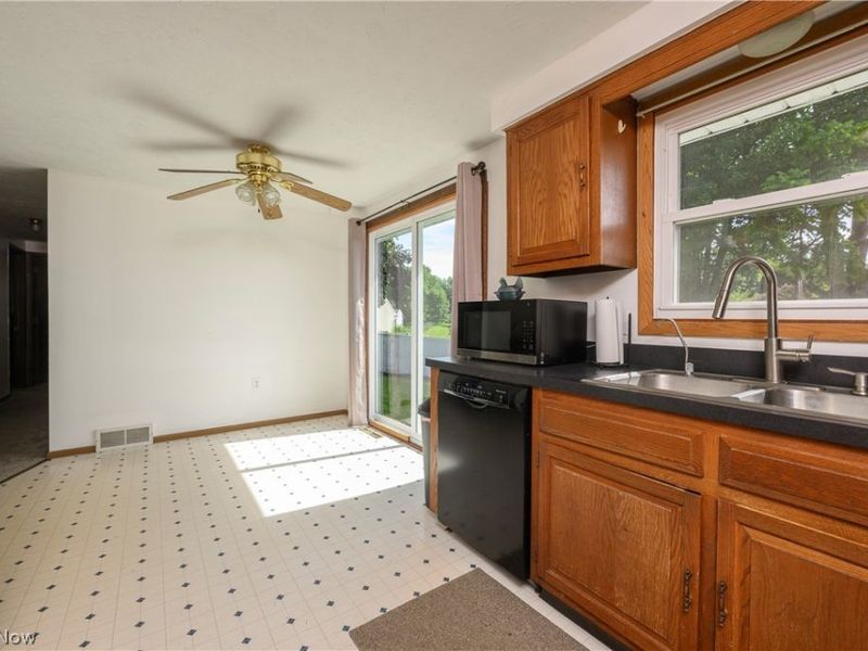 1310 Nottingham Square NE, Bolivar, OH 44612 Photo 19