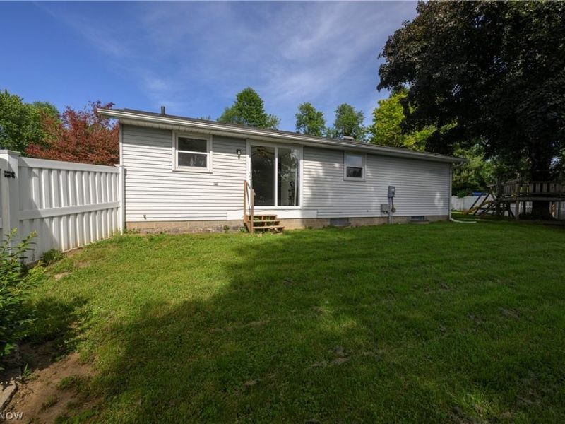 1310 Nottingham Square NE, Bolivar, OH 44612 Photo 5