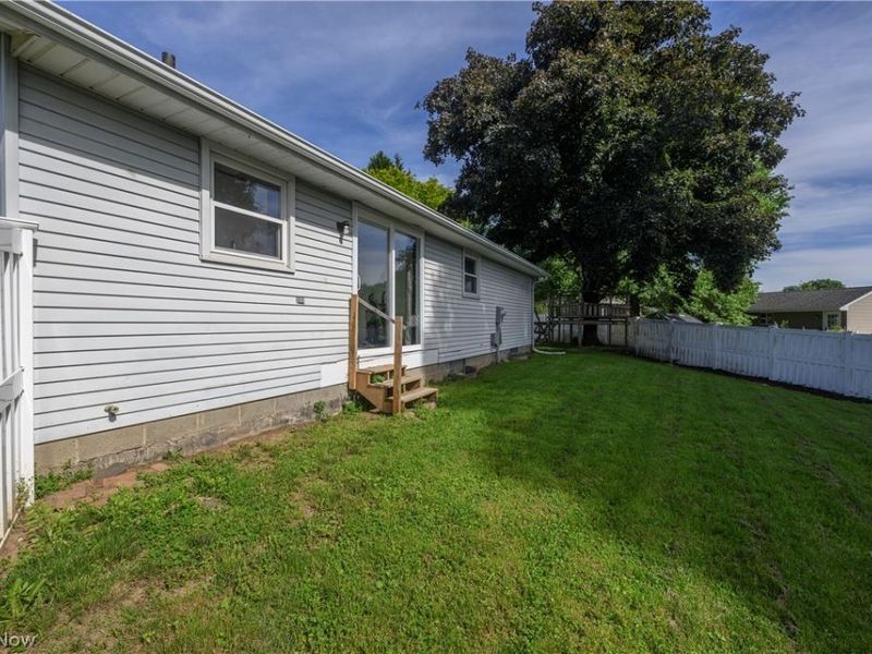 1310 Nottingham Square NE, Bolivar, OH 44612 Photo 6