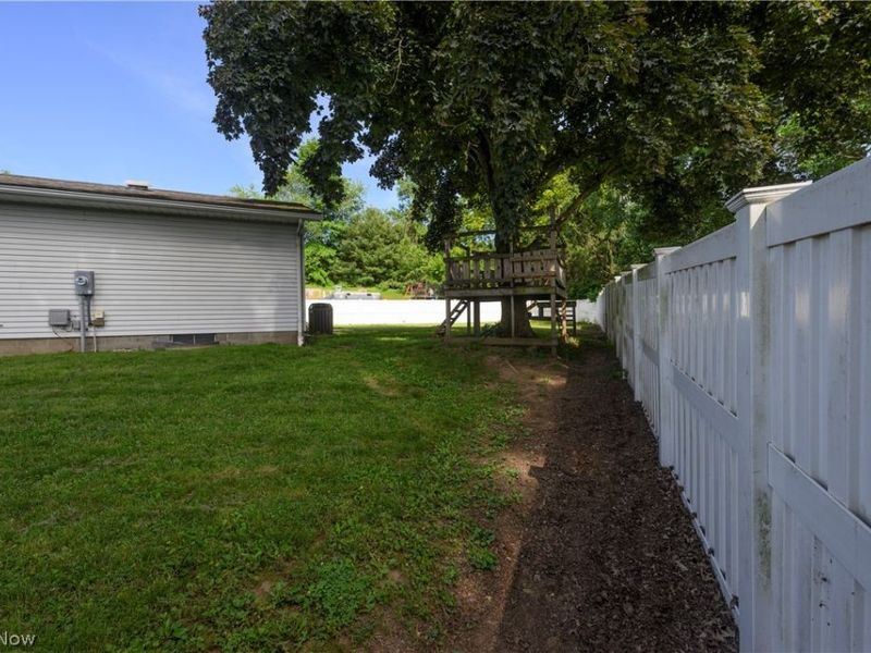 1310 Nottingham Square NE, Bolivar, OH 44612 Photo 7