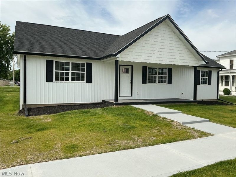 165 W 3rd Street , Frazeysburg, OH 43822 Photo 2