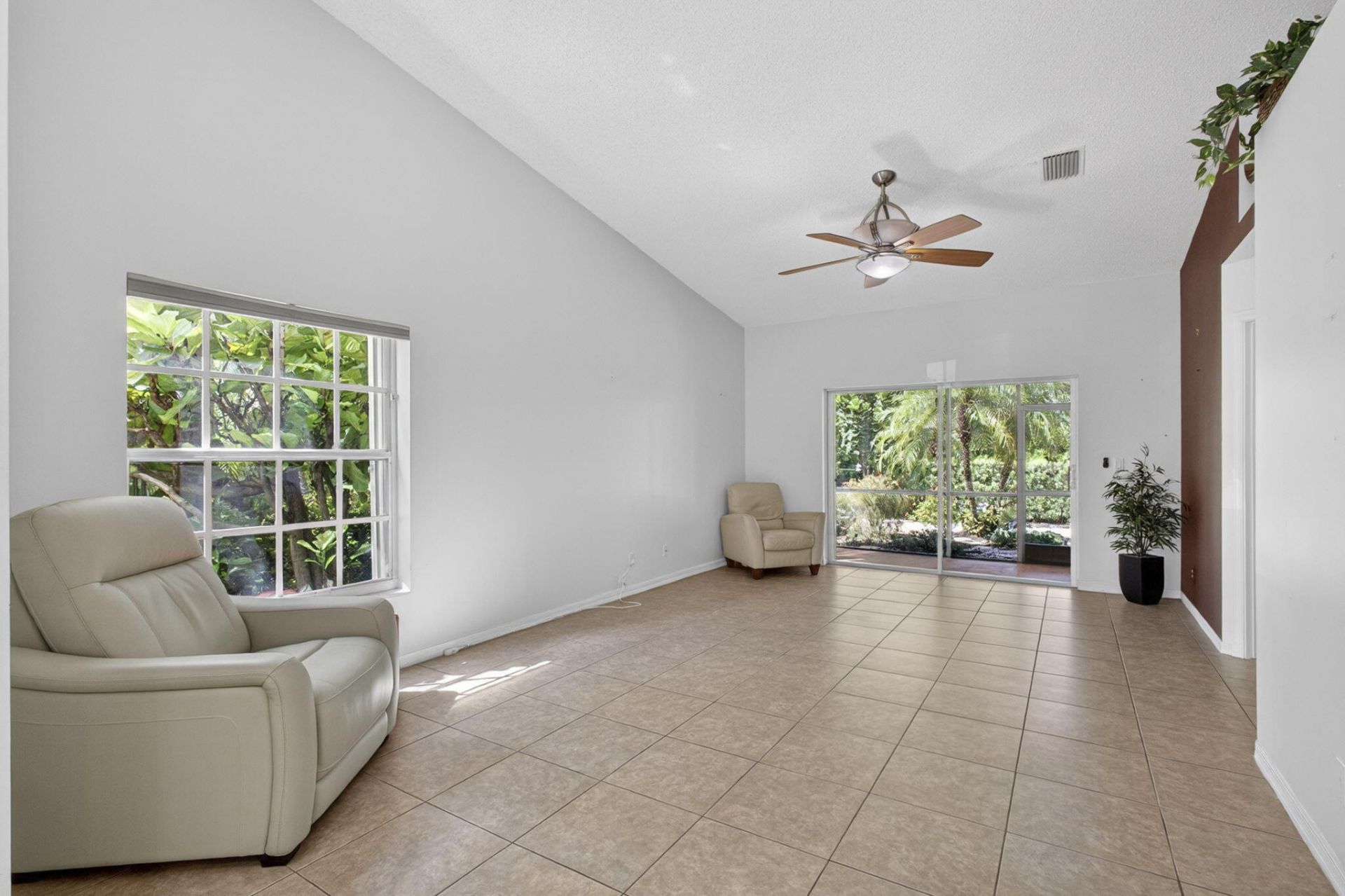 9461 Bridgeport Drive, West Palm Beach, FL 33411 Photo