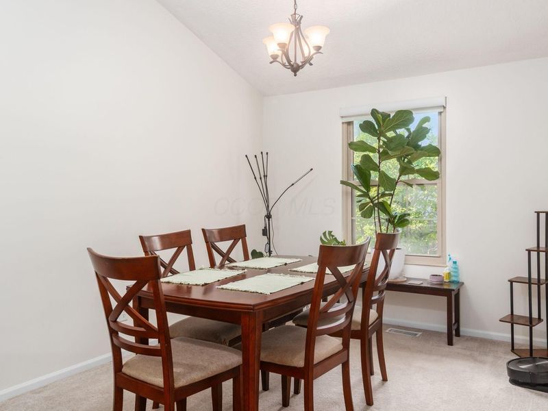 3671 Dinsmore Castle Drive, Columbus, OH 43221 Photo 12