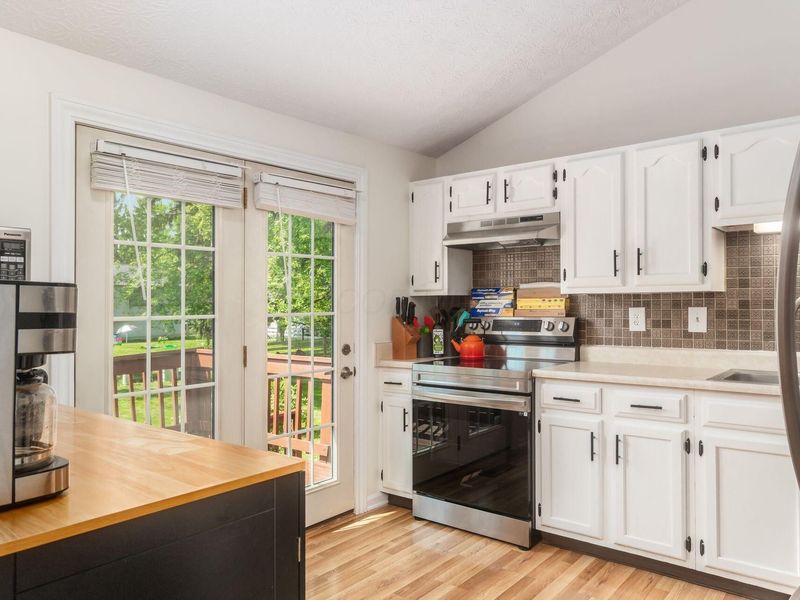 3671 Dinsmore Castle Drive, Columbus, OH 43221 Photo 14