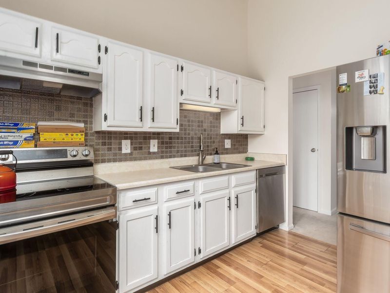 3671 Dinsmore Castle Drive, Columbus, OH 43221 Photo 17