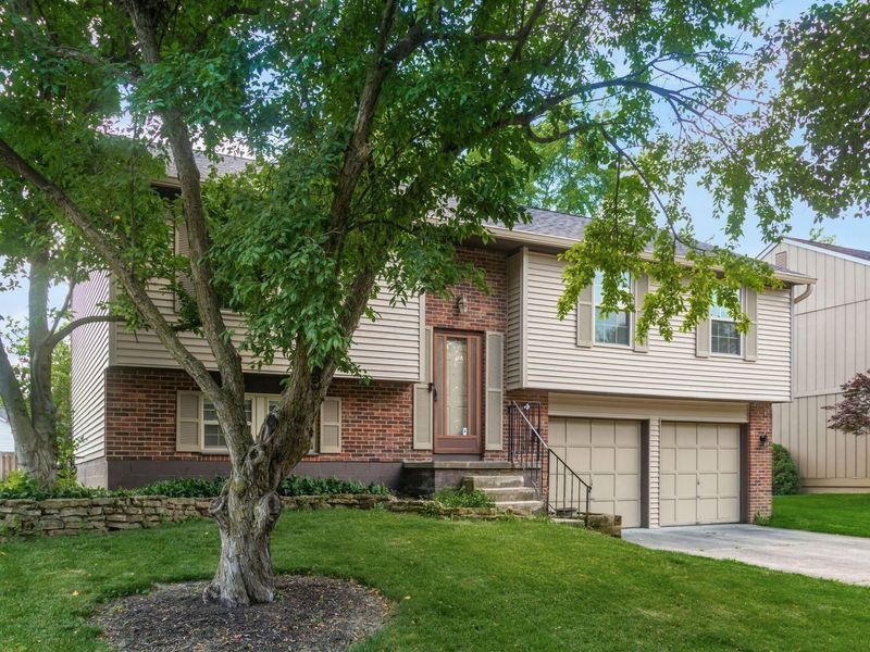 3671 Dinsmore Castle Drive, Columbus, OH 43221 Photo 3