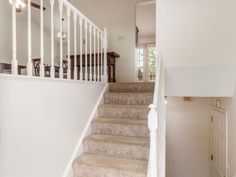3671 Dinsmore Castle Drive, Columbus, OH 43221 Photo 7