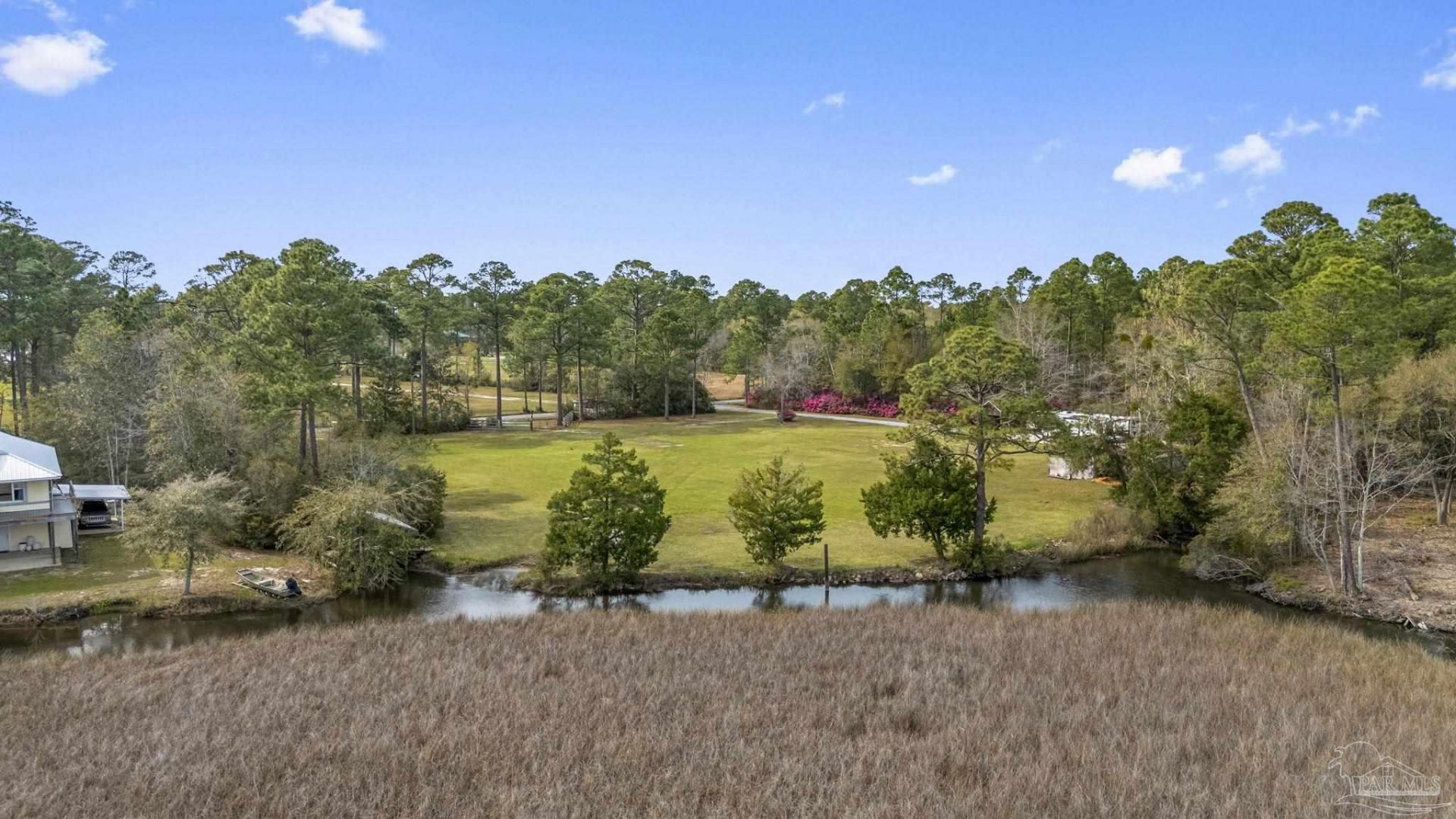7524 Petersen Pt Rd, Milton, FL 32583 Main Photo