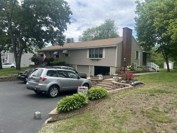 35 Forest Park Road, Unit Right-Rear, Dracut, MA 01826