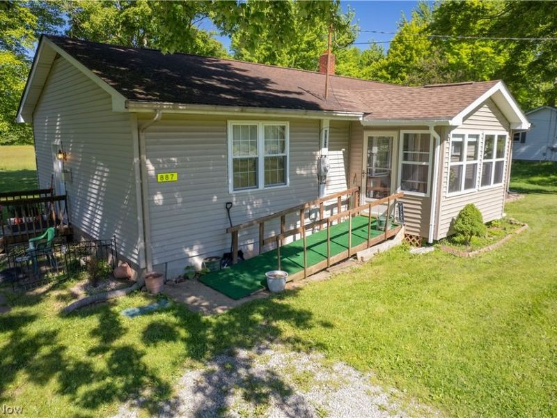 887 State Route 534 NW, Newton Falls, OH 44444 Photo 2