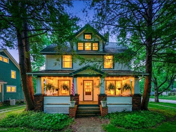748 E Main Street , Ravenna, OH 44266