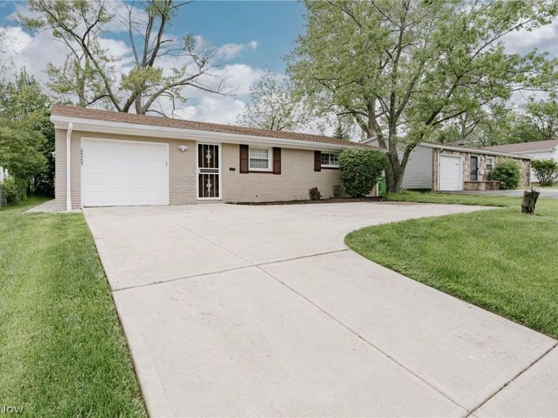 24505 Emery Road , Warrensville Heights, OH 44128 Photo 2