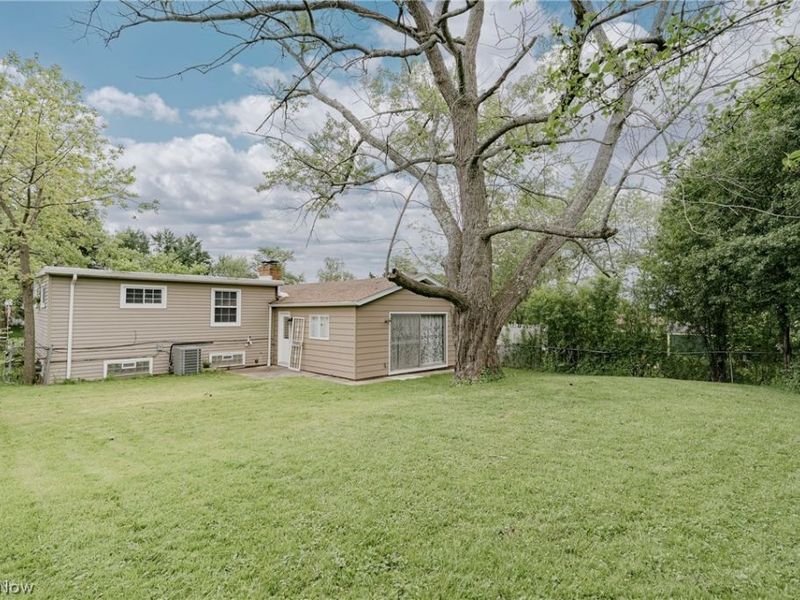 24505 Emery Road , Warrensville Heights, OH 44128 Photo 29