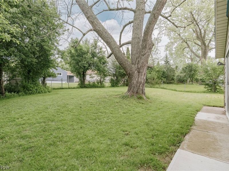 24505 Emery Road , Warrensville Heights, OH 44128 Photo 30