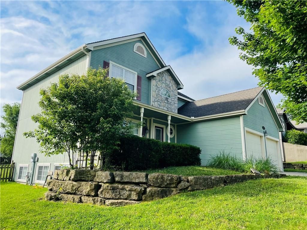 3809 Clayton Drive, Leavenworth, KS 66048 Main Photo