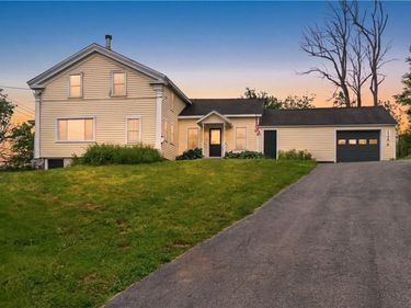 2598 E Mechanic Street, Cato, NY 13033