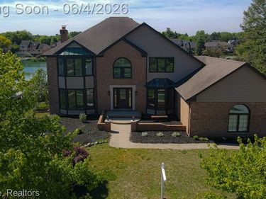 8828 Grace Street, Shelby Twp, MI 48317