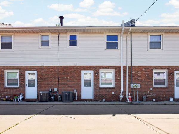 105 E Lincoln Street , Unit D, Normal, IL 61761
