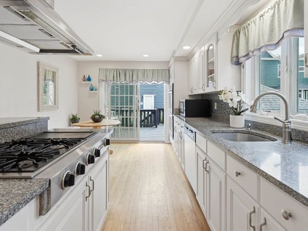 20 Raymond St, Everett, MA 02149