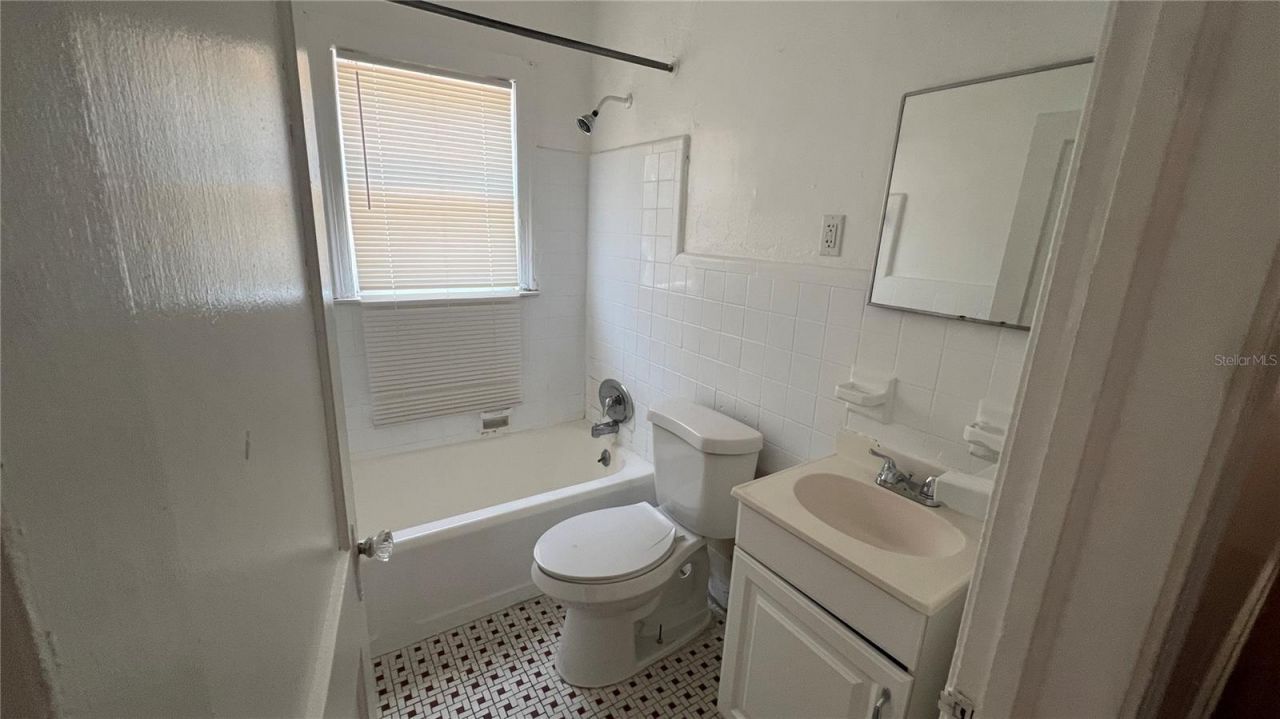 735 Grove Street N, Unit 2, Saint Petersburg, FL 33701 Photo