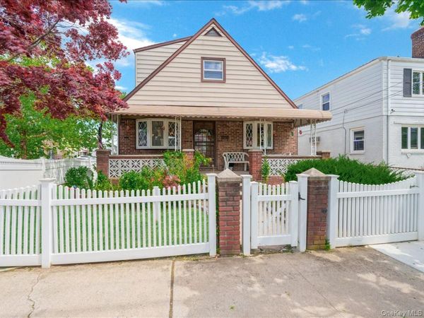63-01 138 Street , Flushing, NY 11367