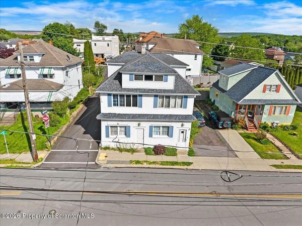 810 George Street, Throop, PA 18512