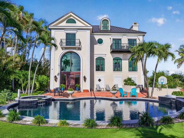 17201 Captiva Dr, Captiva, FL 33924