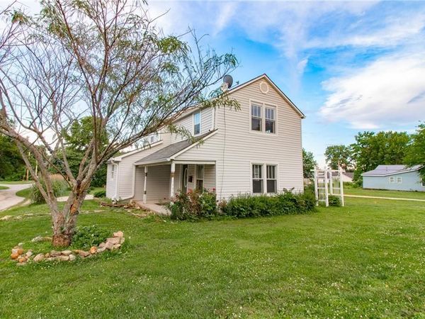 704 S Pine Street, Holden, MO 64040